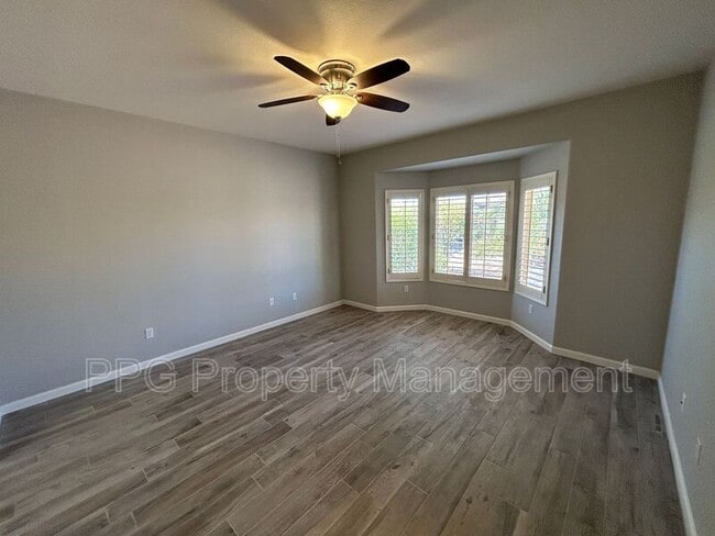 Foto del edificio - 16536 W Rock Springs Ln