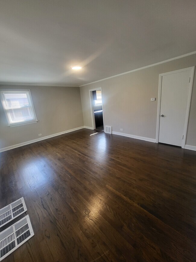 Foto del edificio - 10036 S Paxton Ave