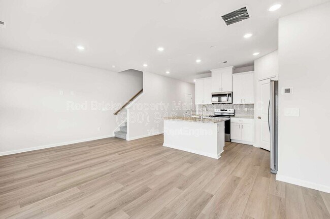 Foto del edificio - 4110 County Down Ave