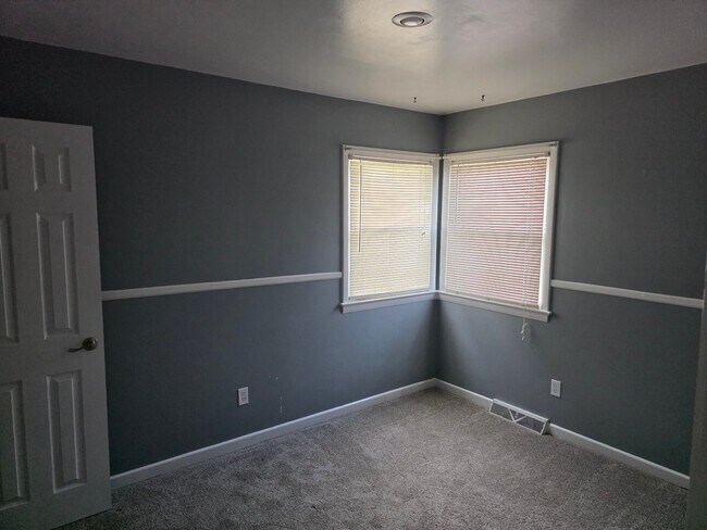 Foto del edificio - 5014 Hazelwood Rd