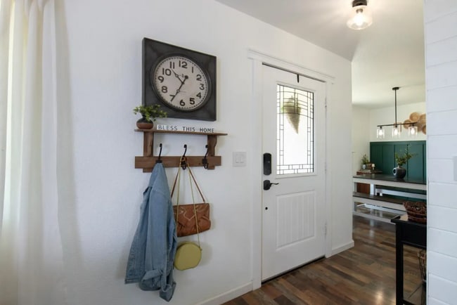 Building Photo - 1228 E Waterview St