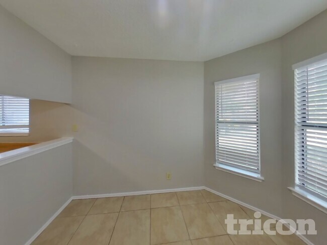 Foto del edificio - 8058 Pioneer Trail Dr