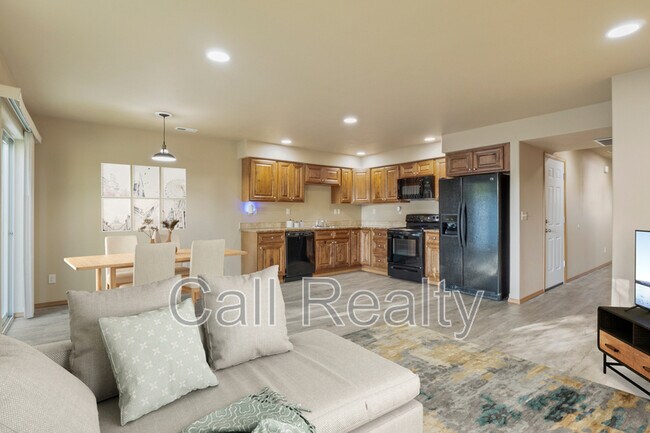 Building Photo - 2714 N Fox Ln