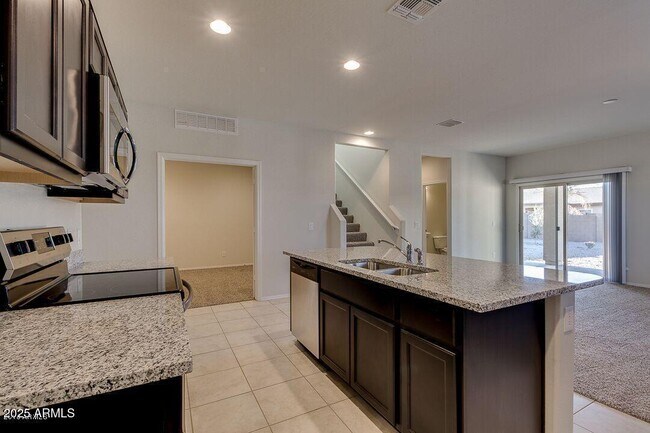 Building Photo - 16910 N Rosa Dr