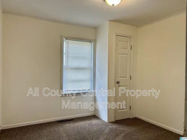 Building Photo - 5417 Holland Ave