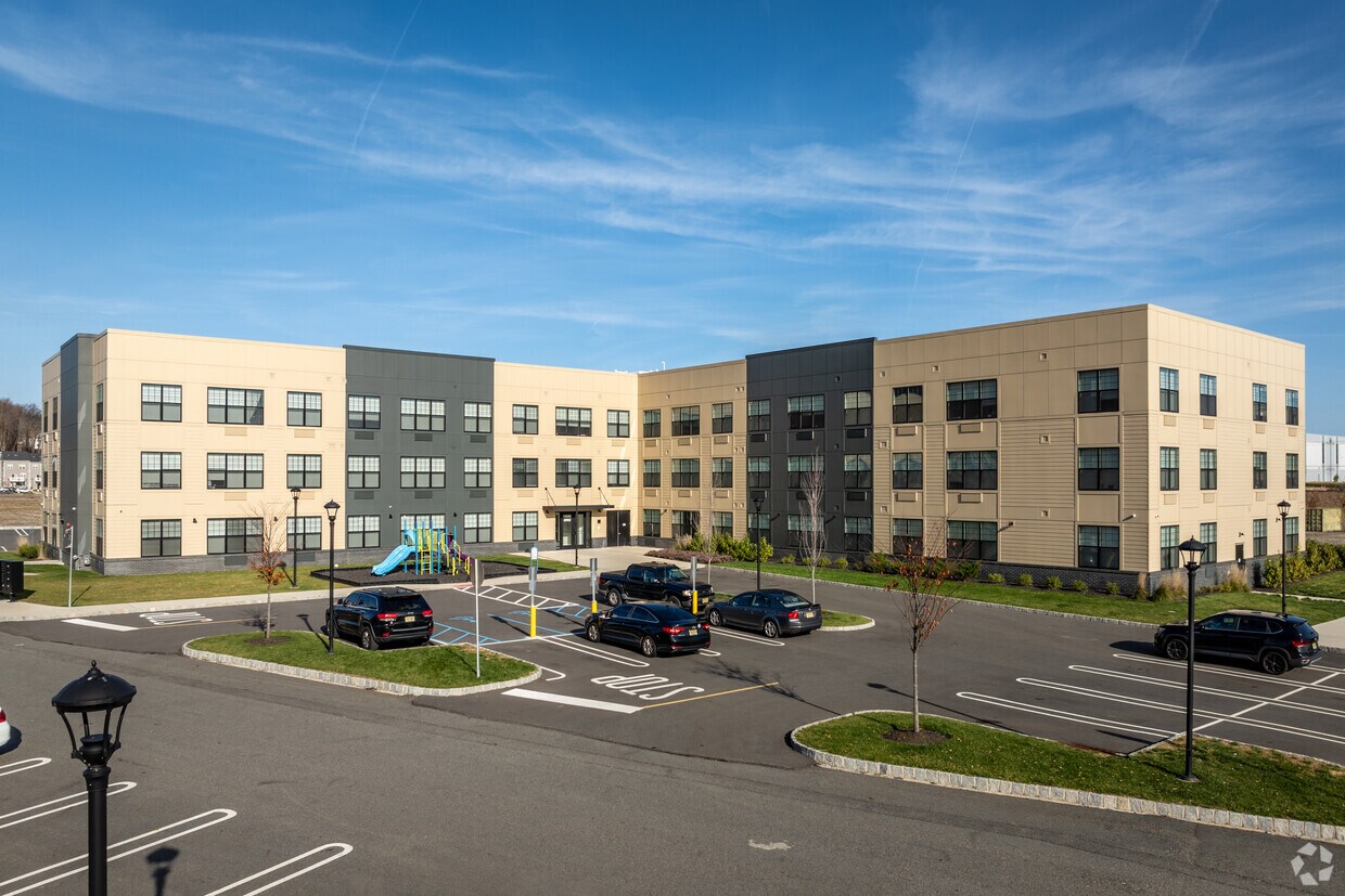 Primary Photo - The Legacy at Morris Plains