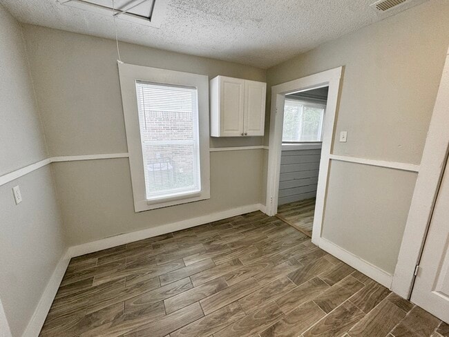 Building Photo - 2263 Hunter Ave