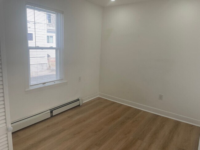 Foto del edificio - *205 Ives Street