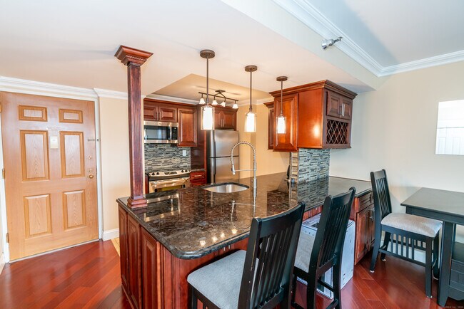 Building Photo - 127 Greyrock Pl
