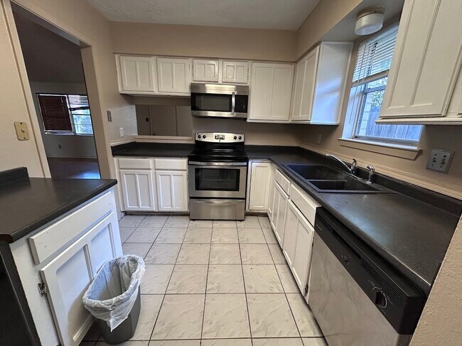 Foto del edificio - 20322 Beigewood Ln