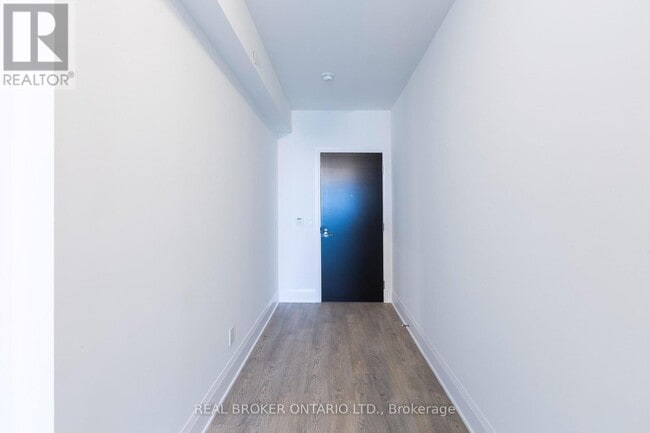 Building Photo - 101 Erskine Ave