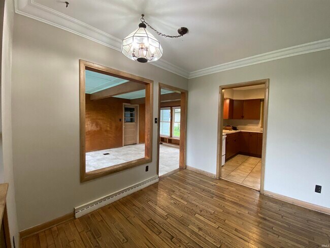 Foto del edificio - 2413 E 7th St