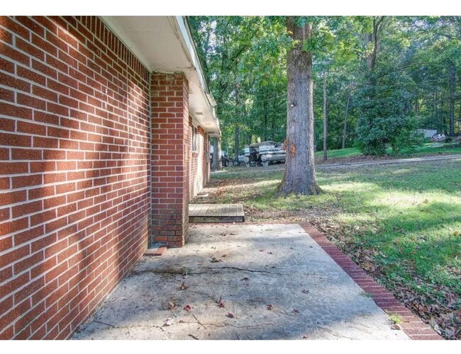 Building Photo - 3262 US-411