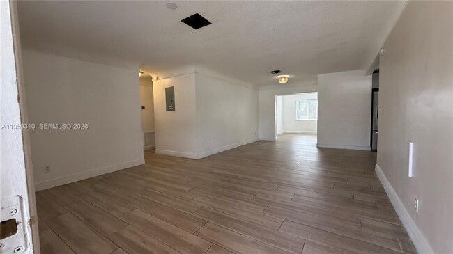 Building Photo - 2811 NW 26th Ave