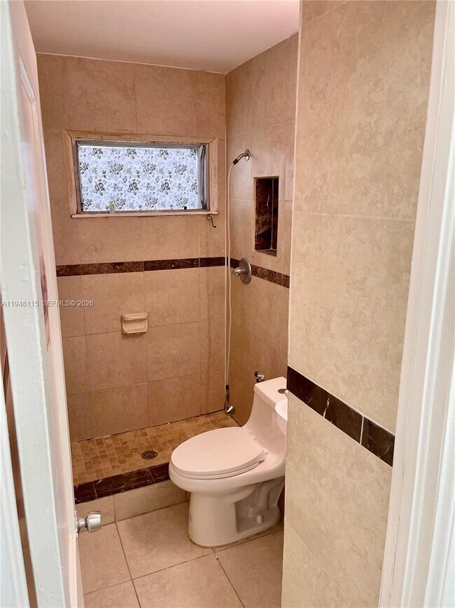 Foto del edificio - 1845 Dixieana St