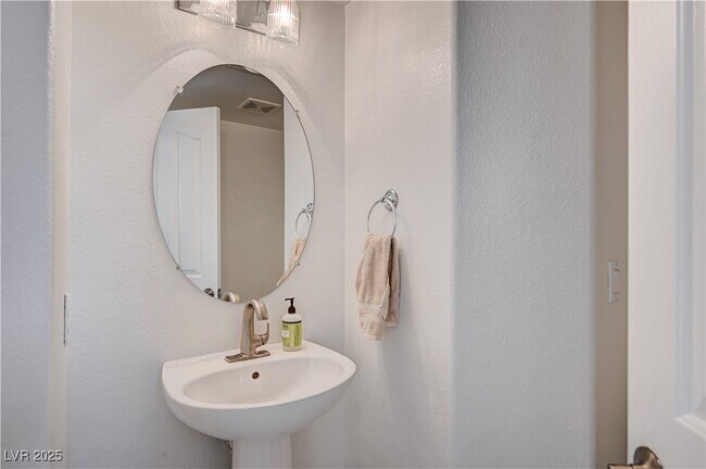 Foto del edificio - 1123 Aspen Breeze Ave