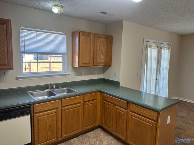 Building Photo - 109 Clover Ridge Dr