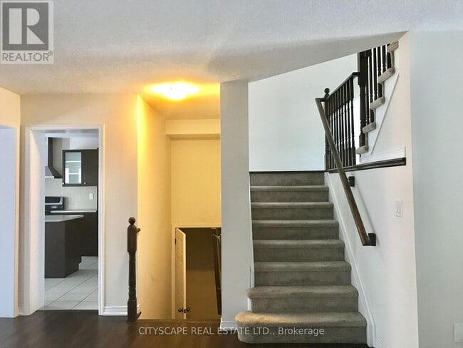 Building Photo - 8600 Sweet Chestnut Dr