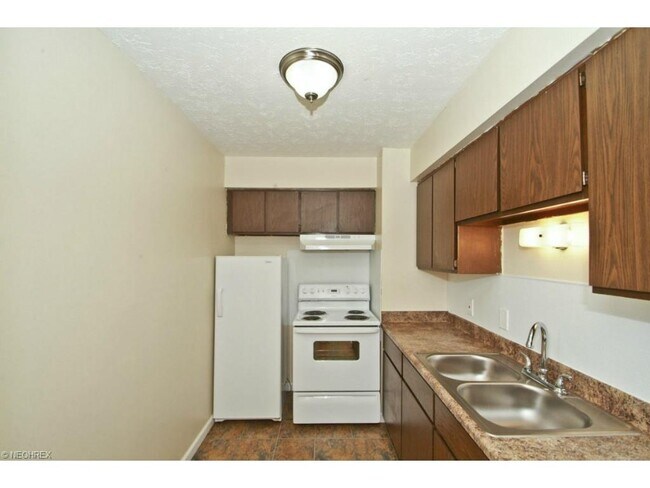Building Photo - 508 E Buchtel