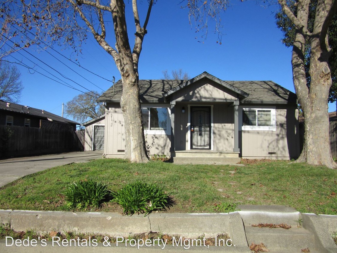 Primary Photo - 3 br, 2 bath House - 671 Windsor River Road