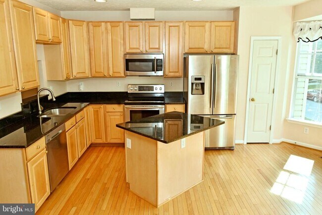 Foto del edificio - 7005 Cradlerock Farm Ct