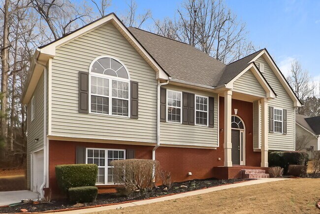 Building Photo - 215 Trelawney Pl