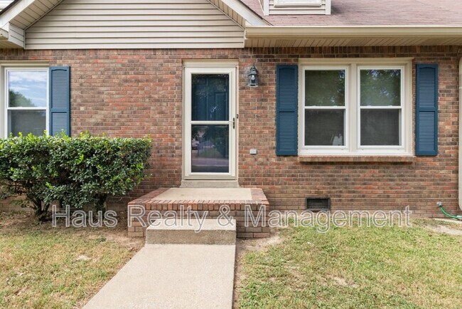 Building Photo - 334 Kelsey Dr