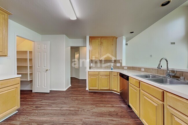 Foto del edificio - 14750 Autumn Glen Ct