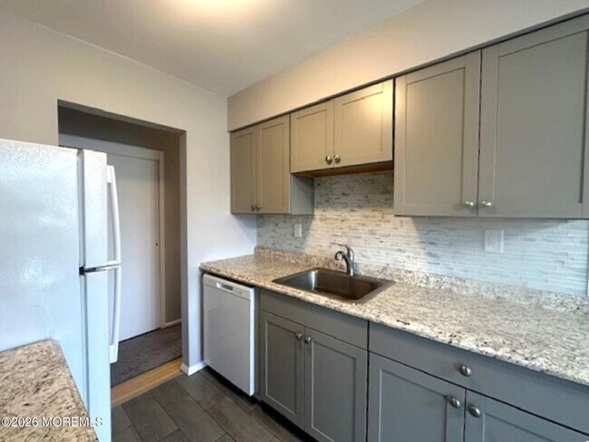 Foto del edificio - 61 Stonehurst Blvd