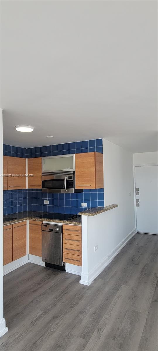 Building Photo - 1881 Washington Ave