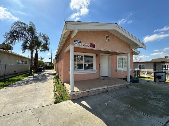 Building Photo - Lovely Home For Rent