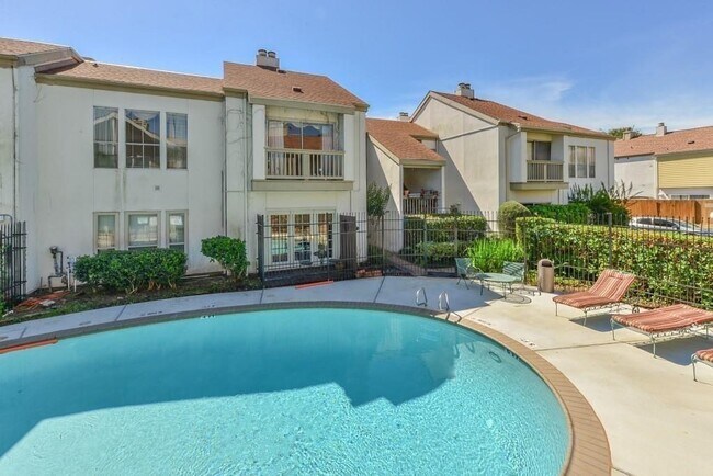 Foto del edificio - 2100 Tanglewilde St