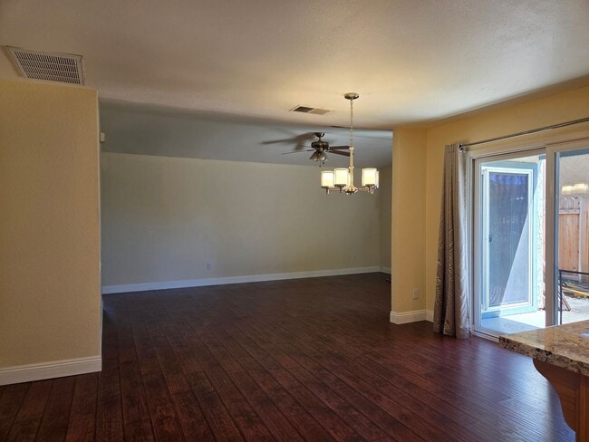 Building Photo - Great location off Sunrise & Coloma - Renovated 3bdrm, 2 bath