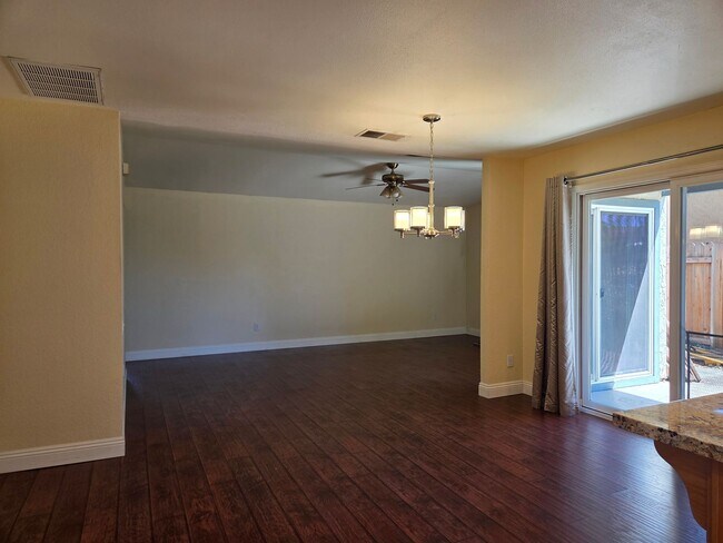Foto del edificio - Great location off Sunrise & Coloma - Renovated 3bdrm, 2 bath