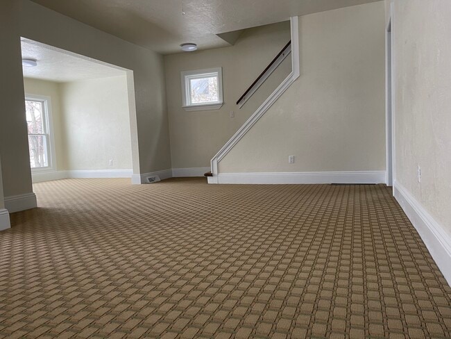 Building Photo - 333 E 28th St