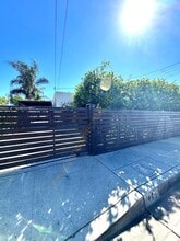 Building Photo - 470 W 12th St