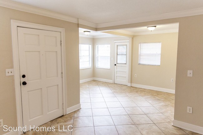 Building Photo - 2 br, 1 bath House - 3117 W Cypress St