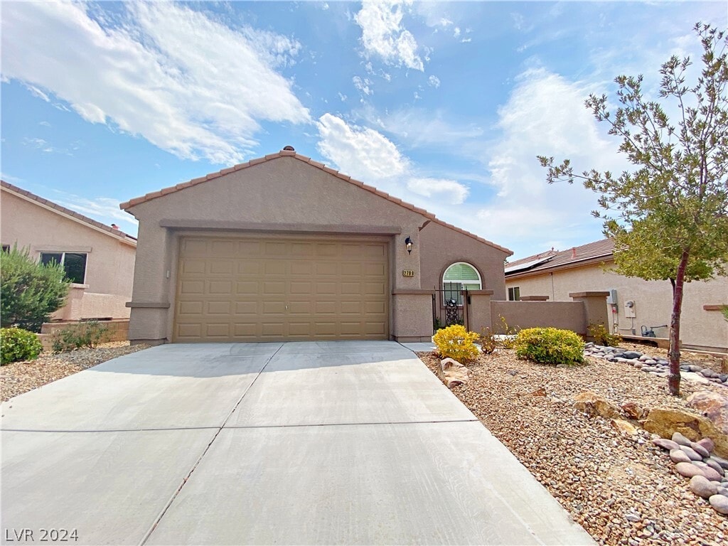 Primary Photo - 2799 Lochleven Way