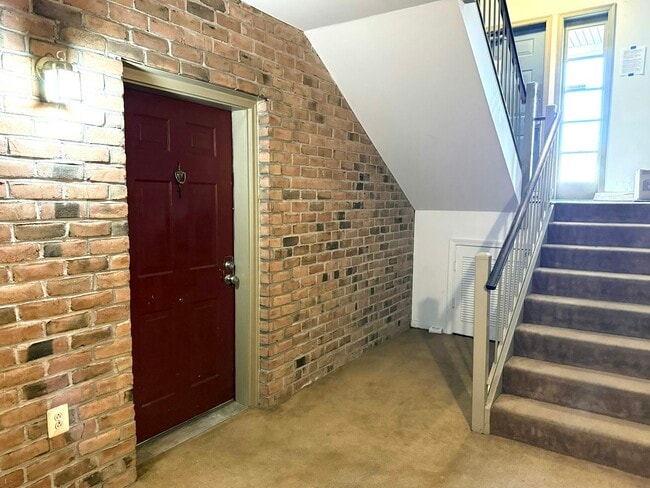 Building Photo - 1260 Sugarwood Cir