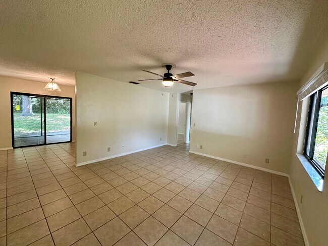 Foto del edificio - Charming 3/2 Home for Lease in Port Orange, Florida!