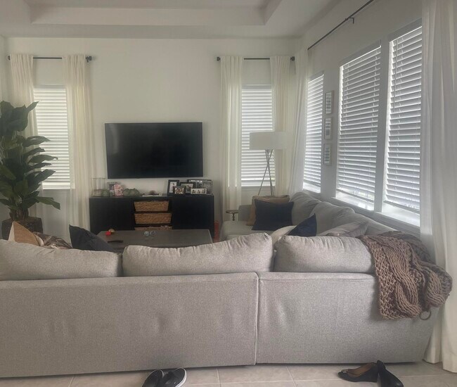 Foto del edificio - 14178 Gullstrand Ave