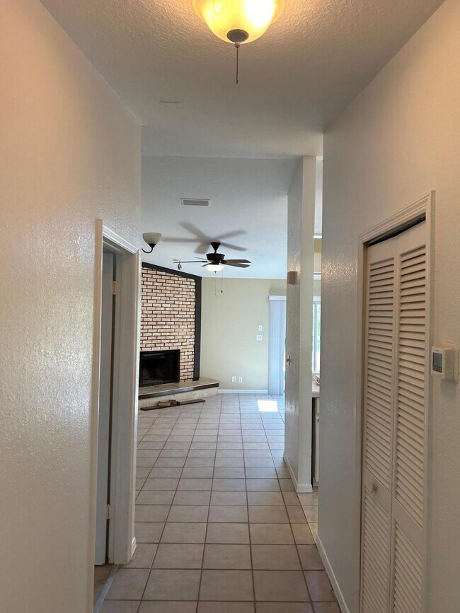 Foto del edificio - 5283 Palmetto Dr