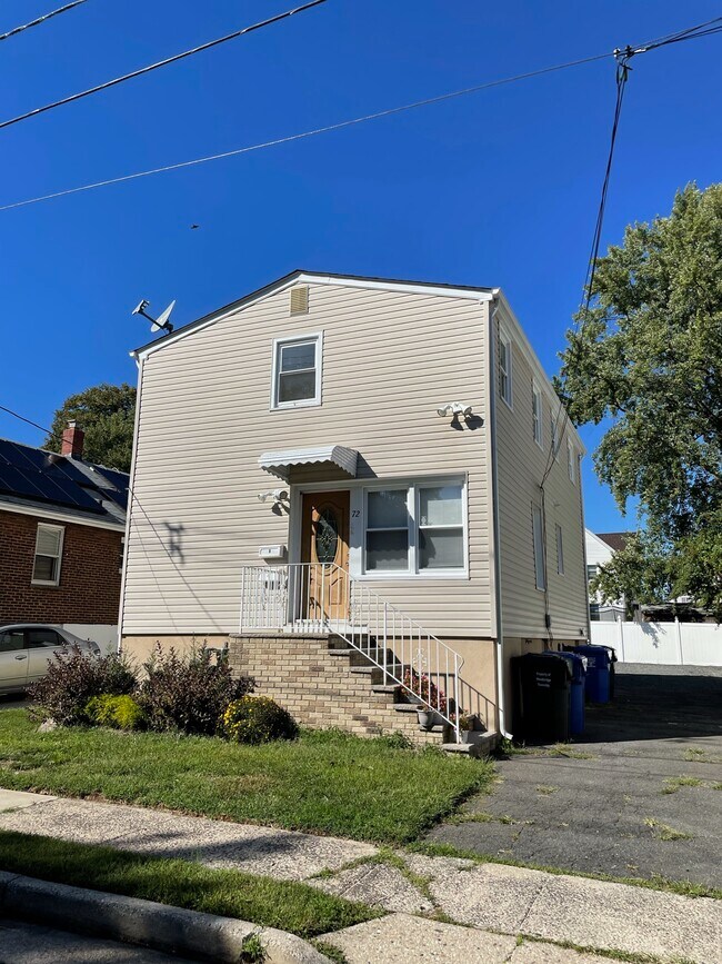 Front Exterior - 72 Spring St