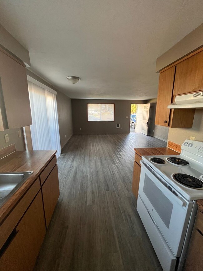 Foto del edificio - 00340-1554/1555 Wedgewood