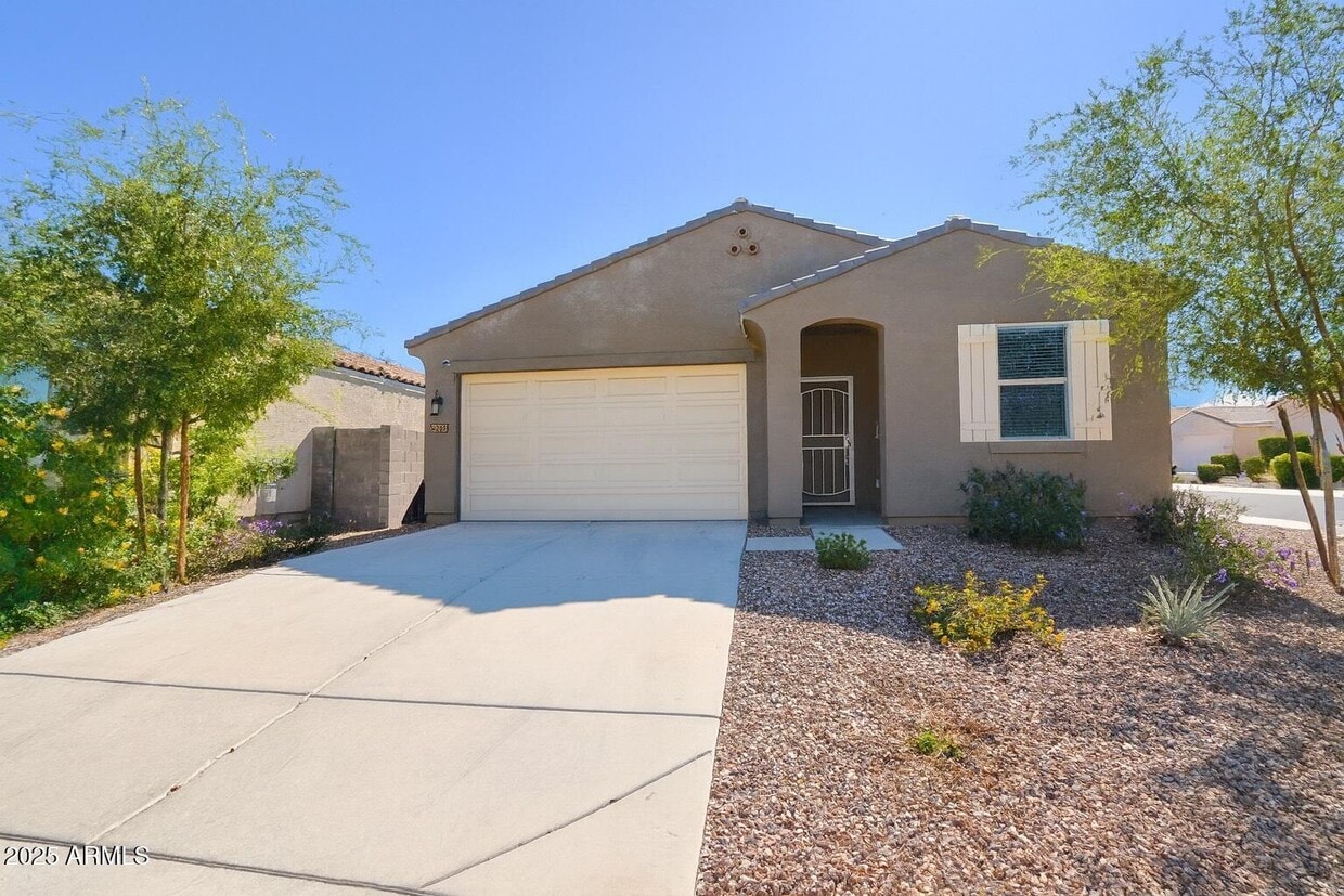 Foto principal - 4269 W Coneflower Ln