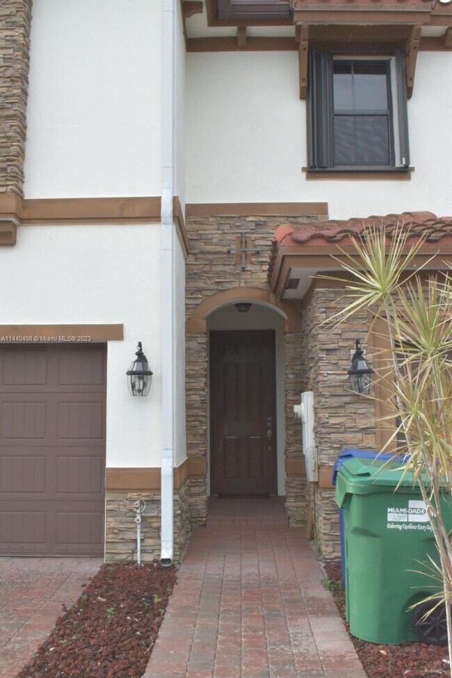 Foto del edificio - 16605 SW 42nd Way
