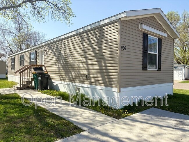 Foto del edificio - 825 1st Ave E