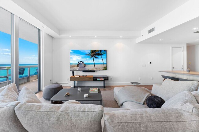 Foto del edificio - 6899 Collins Ave