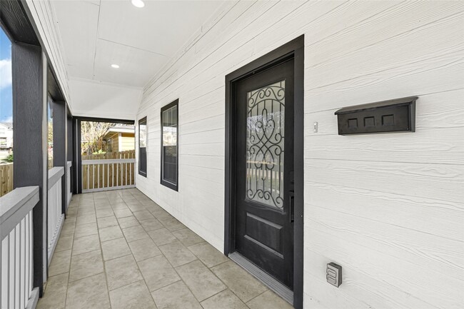 Building Photo - 1412 Northwood St