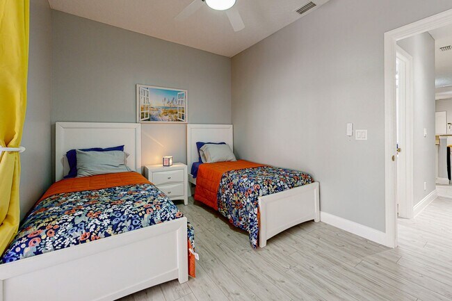 Foto del edificio - Beautiful Townhouse very close to the Ocean!